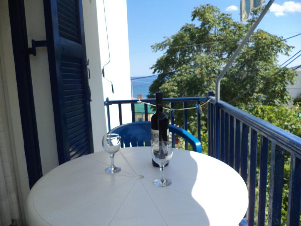 Ferienwohnung To Kamari Paralia Agias Foteinis Zimmer foto